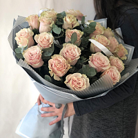 Голландские пудровые розы купить за 2 025 грн.